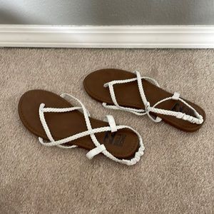 NEW Billabong Sandals